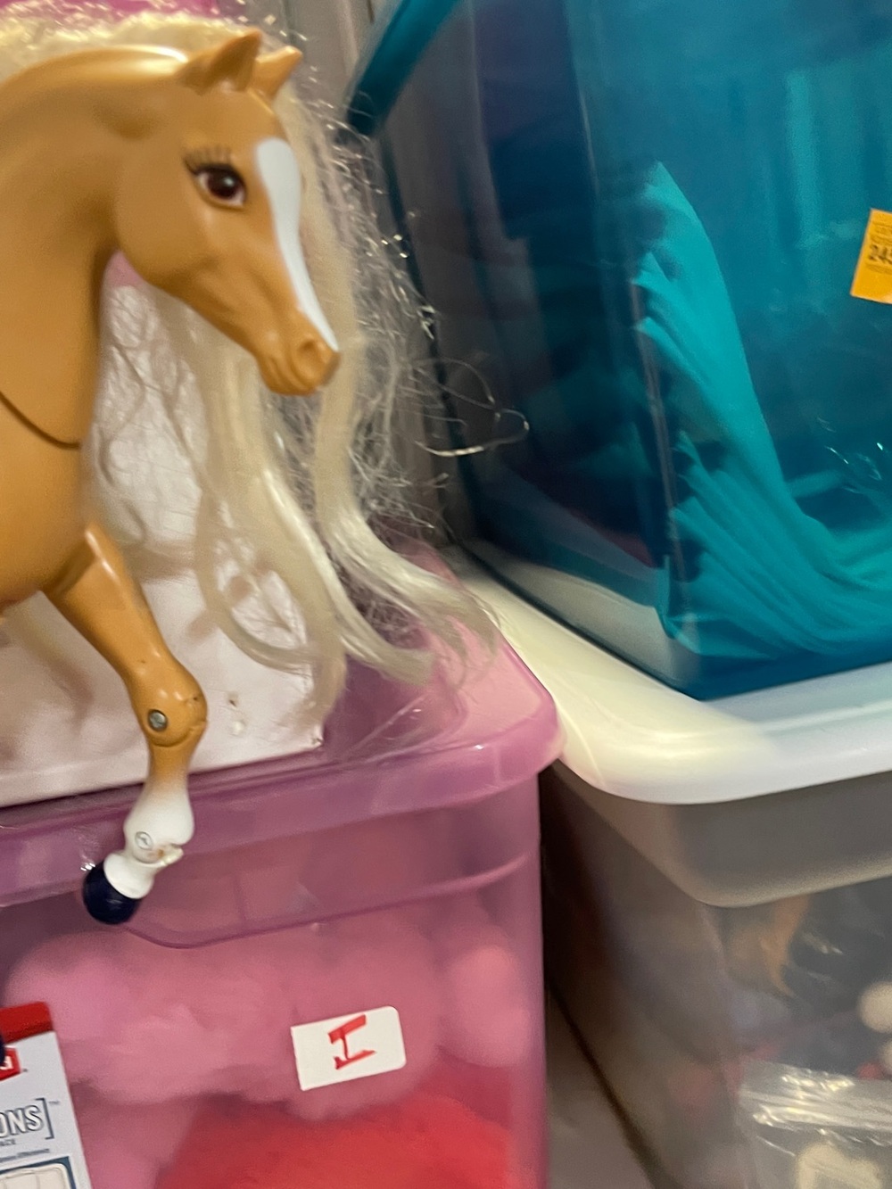 Mattel Tan Poseable Horse Doll with Blonde Mane - Picture 4 of 5